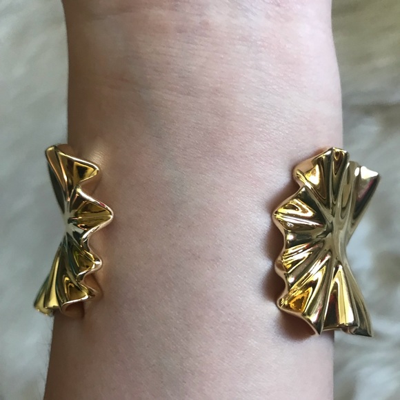 Kate Spade ♠️ gold bracelet ✨✨ - Picture 7 of 7